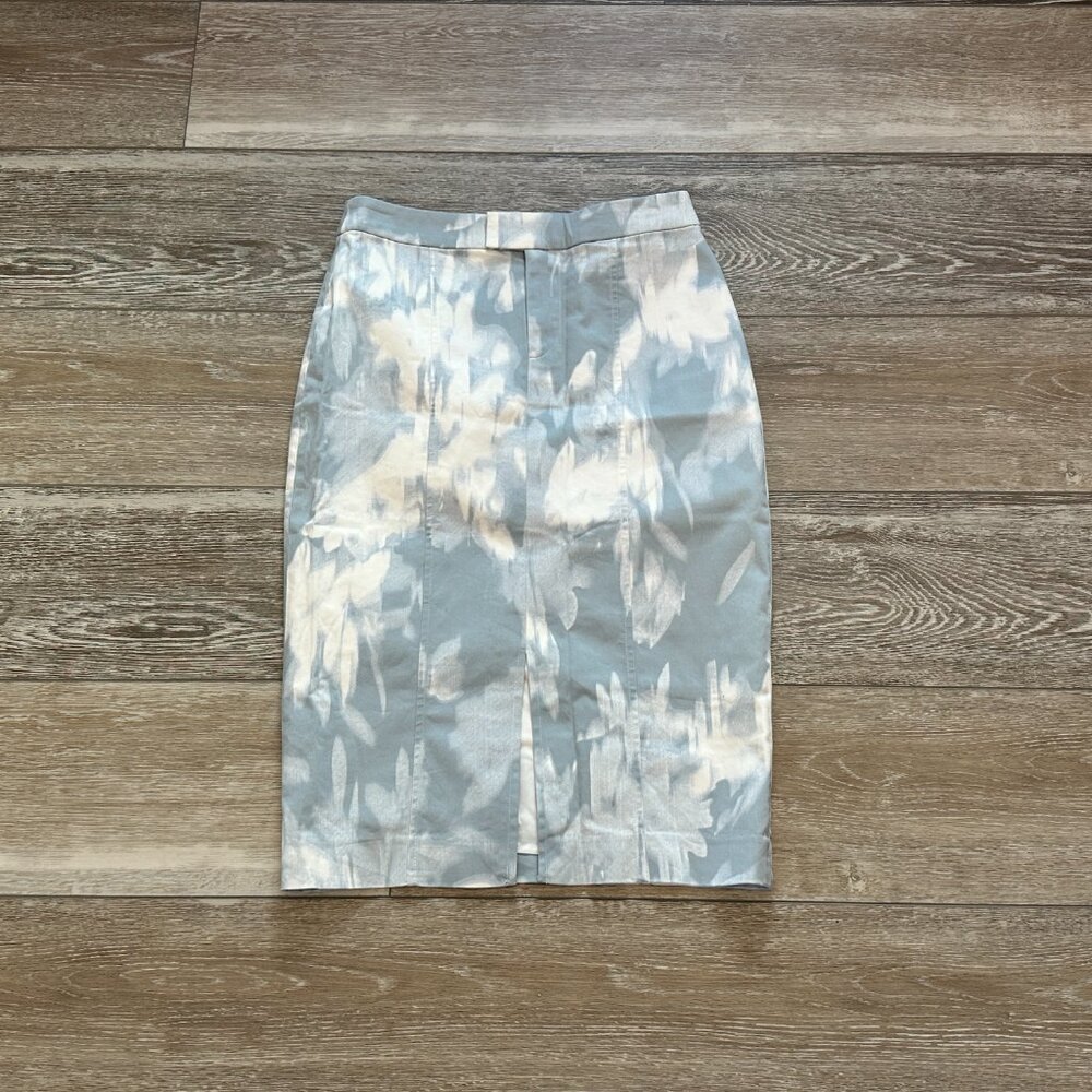 Banana Republic Sz 0 Pencil Skirl Blue / Gray & White Watercolor Print - Picture 2 of 8